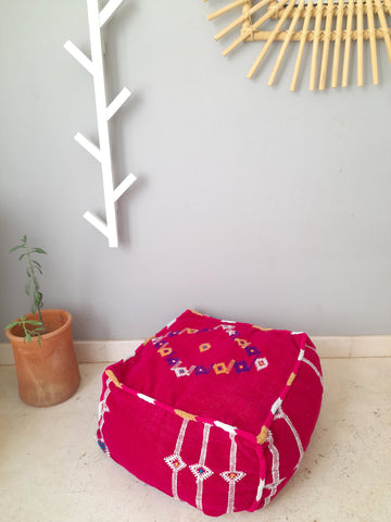 Magenta Pouf Diamond